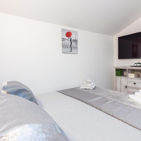 Apartments Cro Adria Stay Medulin Eksteriør billede